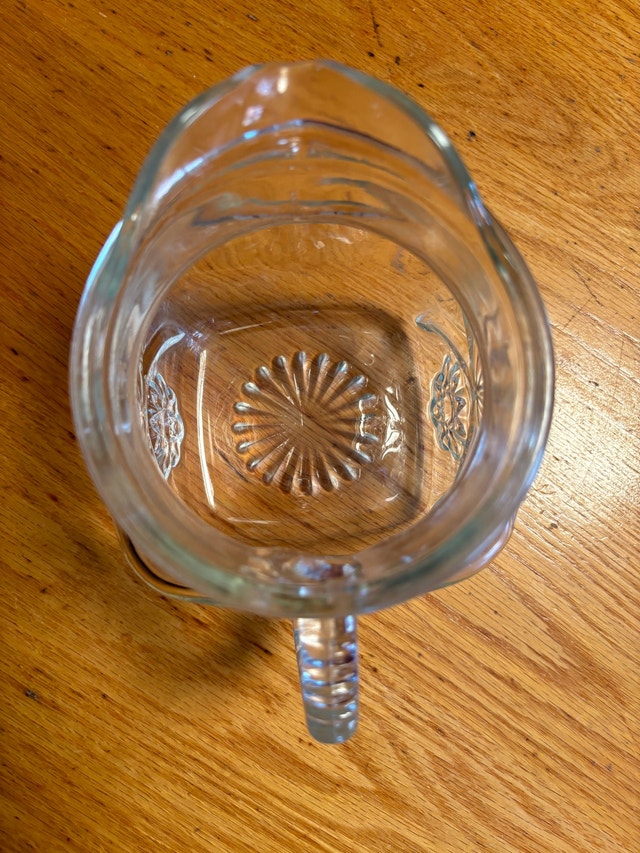 Vtg Short square glass Pitcher w Spout & handle - starburst - photo 5