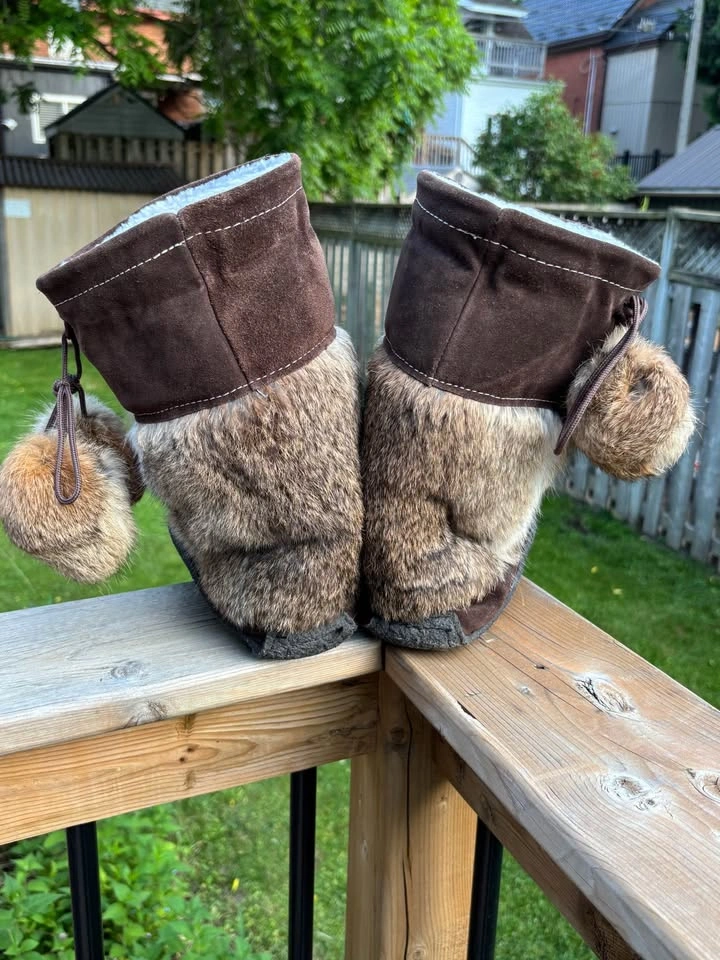 Beaded Furr Mukluk Boots Size 8 - photo 4
