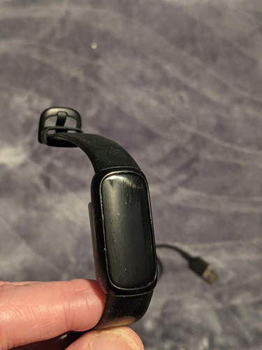 Fitbit Inspire 3 Health and Fitness Tracker, Black w small scrat - photo 2
