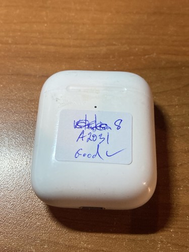 Apple AirPods 2nd Generation with Charging Case - White - photo 2