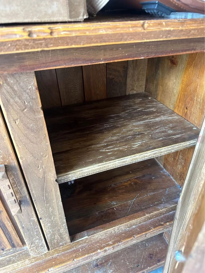 Solid wood very heavy rustic cabinet sideboard - photo 4