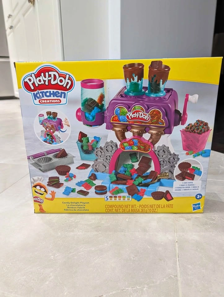 Play-Doh Kitchen Creations Candy Delight Playset NIB