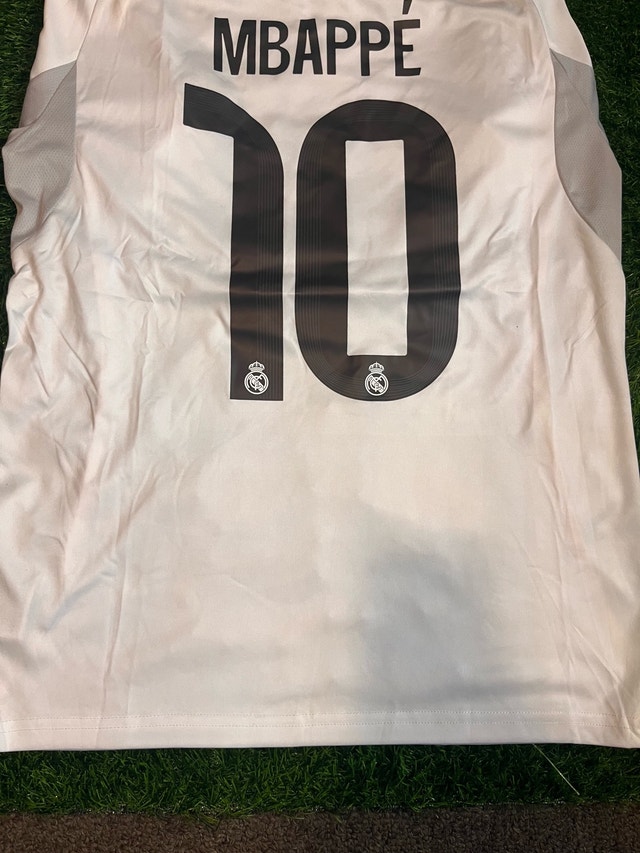 Real Madrid Mbappé jersey - photo 2