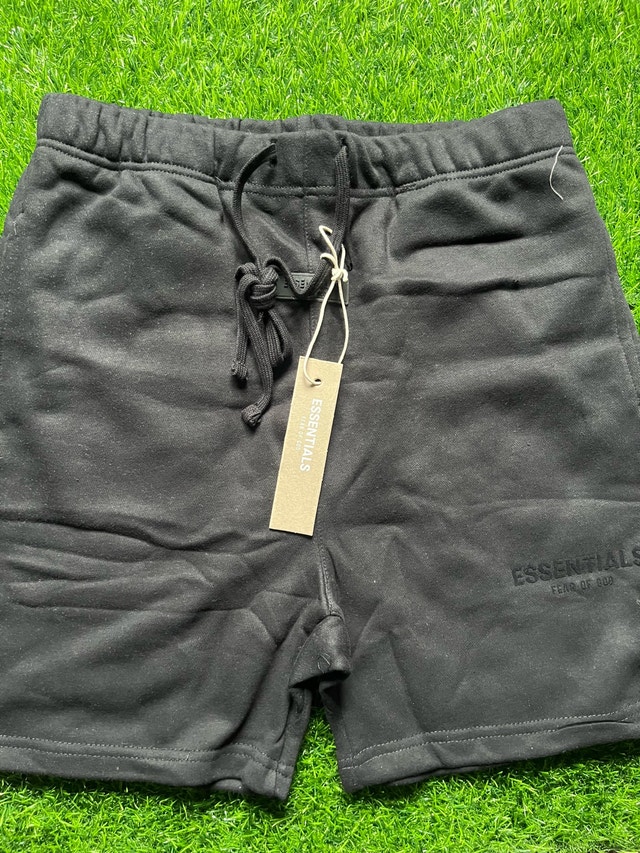 Essential Shorts Black