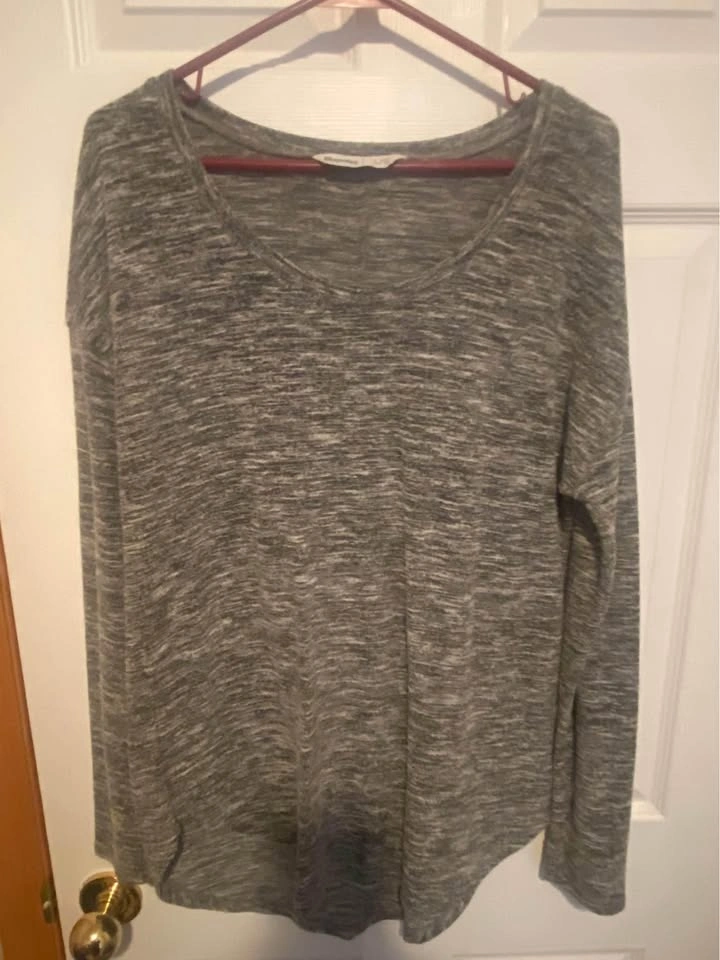 Ladies Size L and XL Clothing Bundle - photo 3