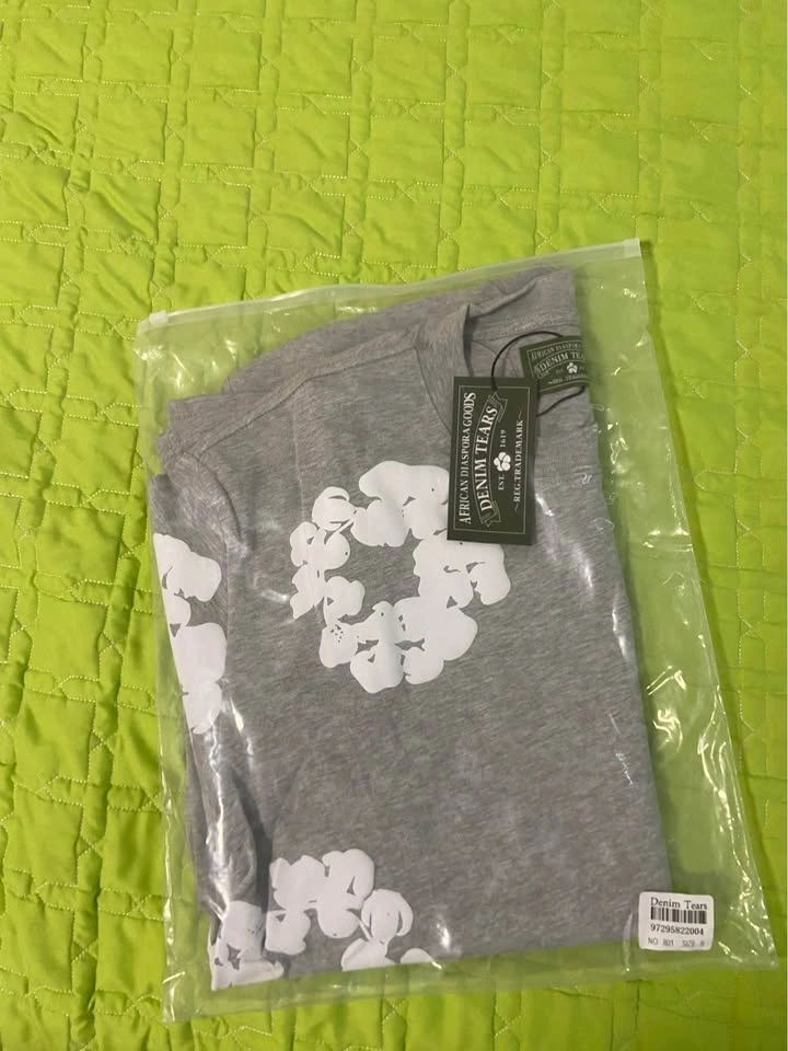 1:1 grey denim tears shirt size small - photo 4