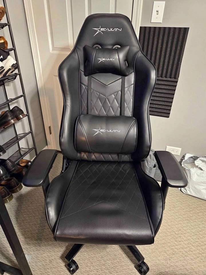 EWIN black leather gaming chair