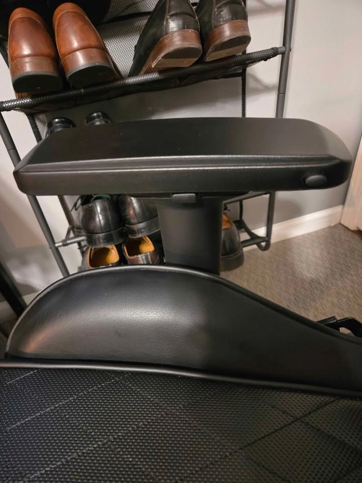 EWIN black leather gaming chair - photo 3