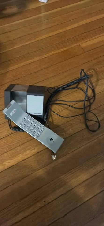Corded Land line phone - photo 2
