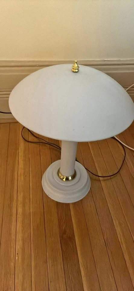Table lamp