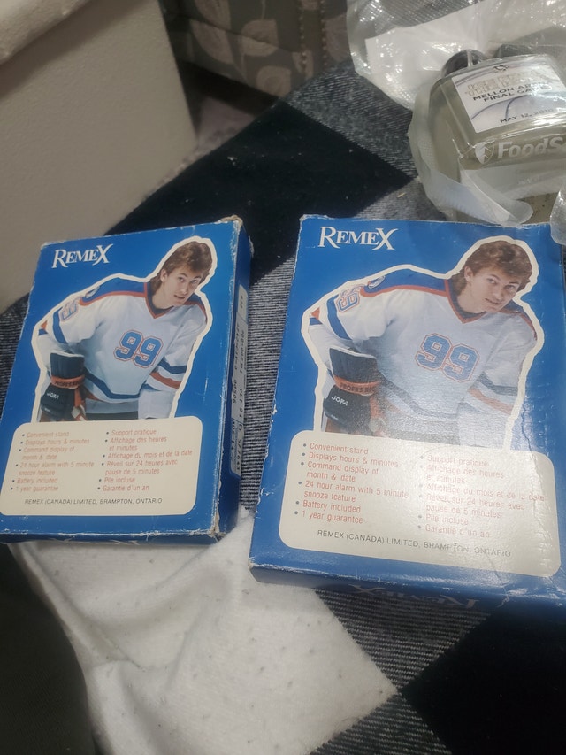 Vintage Collectible Wayne Gretzky Clocks - photo 3