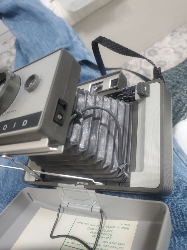 Vintage Polaroid Camera - photo 2