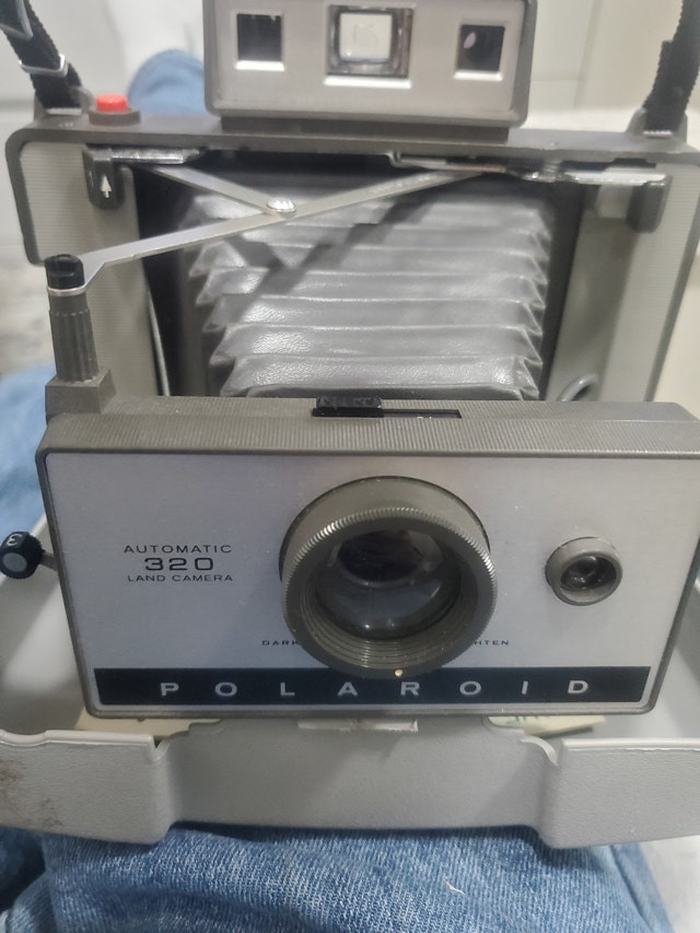 Vintage Polaroid Camera - photo 3