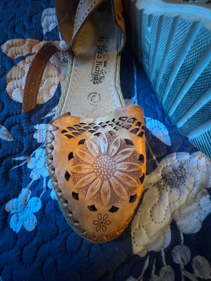 Tres Reinas Leather Huarache Sandals - photo 2