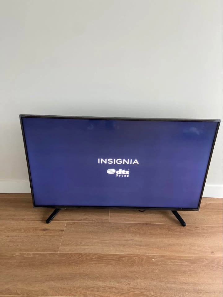 48 inch Insignia tv + tv legs + tv remote with batteries - photo 2
