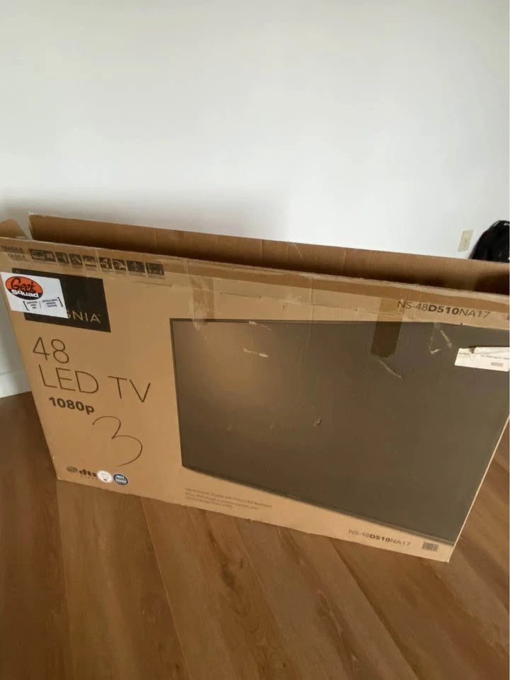 48 inch Insignia tv + tv legs + tv remote with batteries - photo 4