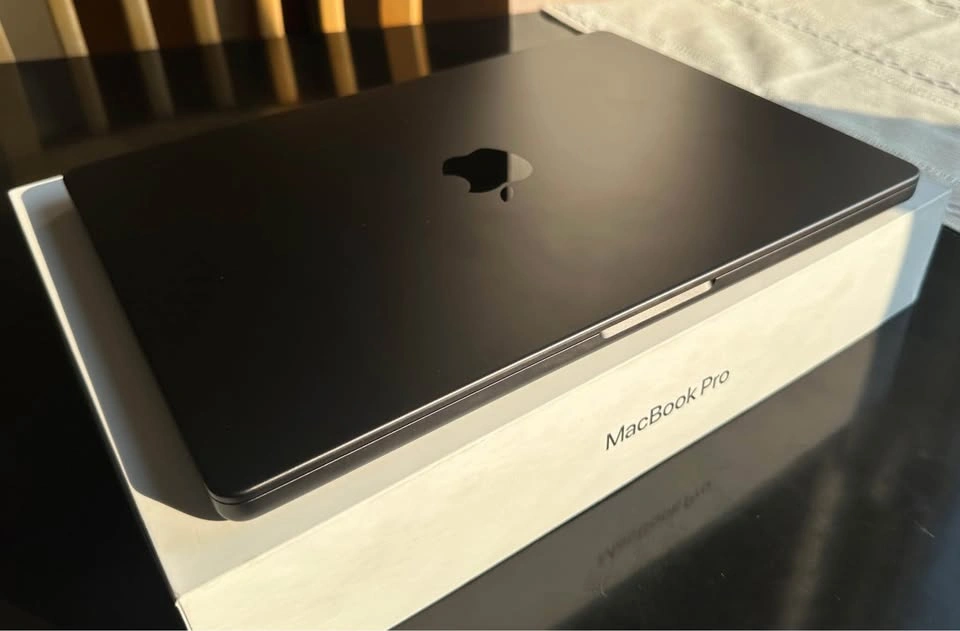 Macbook Pro M5 10/10, 16Gb, 1Tb - photo 2