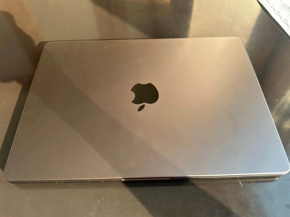 Macbook Pro M5 10/10, 16Gb, 1Tb - photo 3