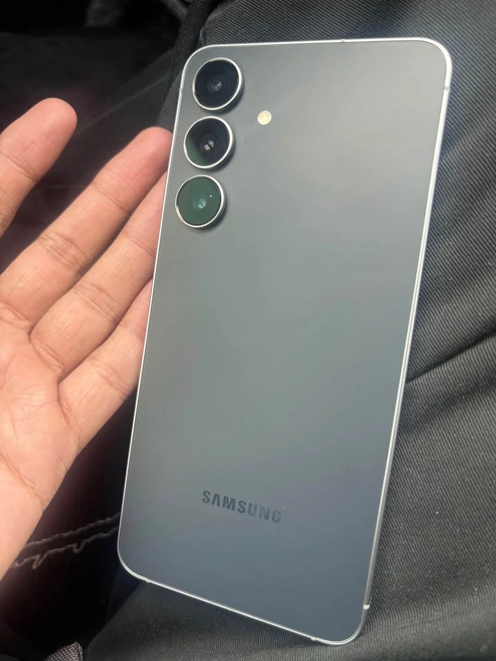 Samsung Galaxy S25 Fe - photo 2