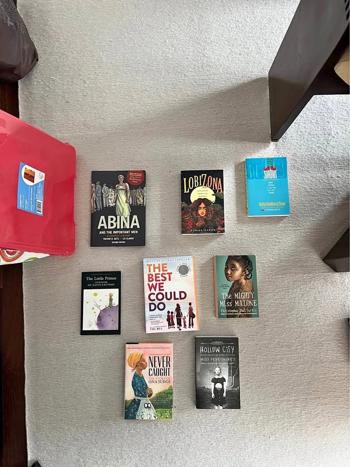MIX OF BOOKS!!