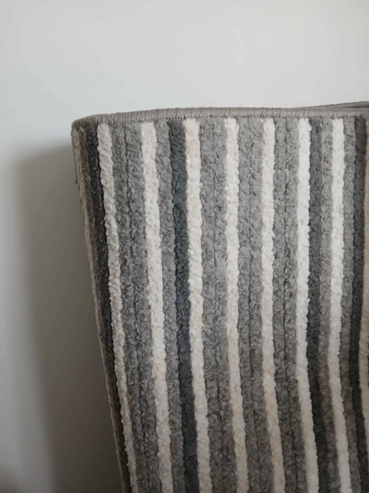 2 Turkish-made modern area rugs - Pet free/Smoke free - photo 4