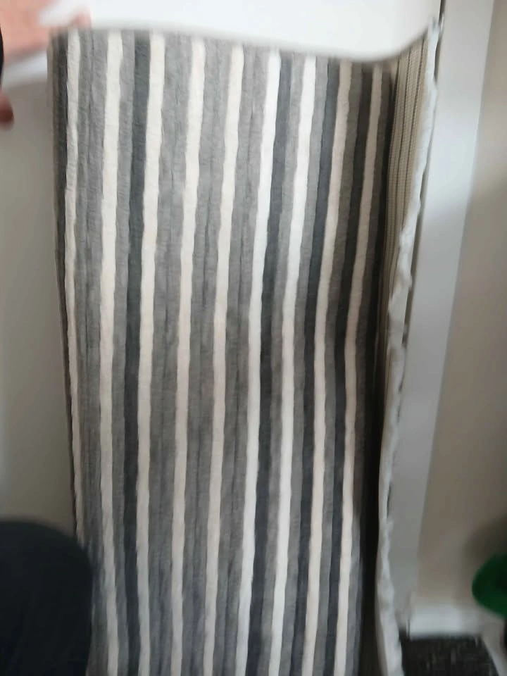 2 Turkish-made modern area rugs - Pet free/Smoke free - photo 5
