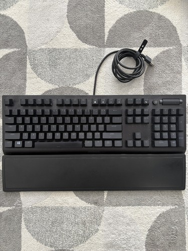 Razer BlackWidow V3 Wired Gaming Keyboard - Classic Black, Green