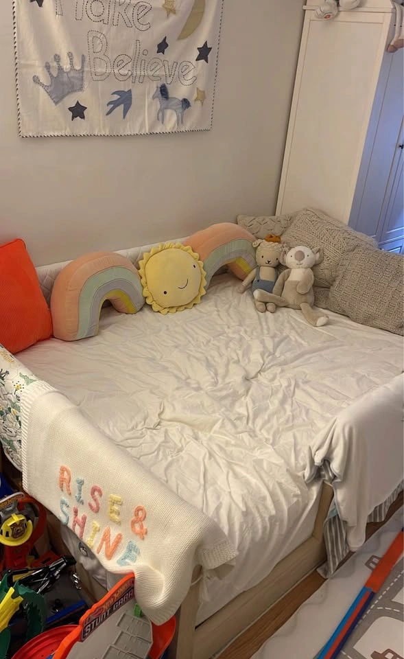 Montessori Bed with rail guards - photo 3