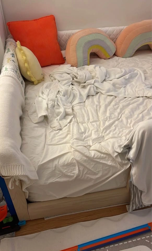 Montessori Bed with rail guards - photo 5