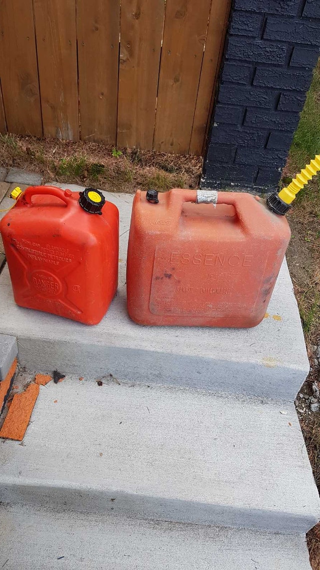 Jerry/ Gas Cans 9.5 Litre & 15 Litre