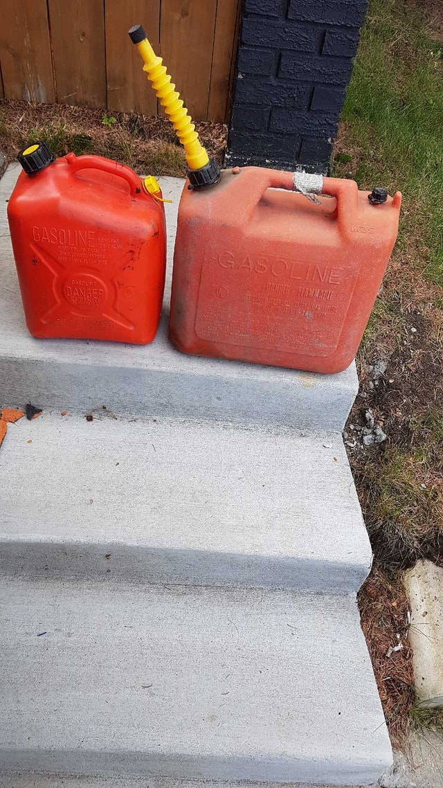 Jerry/ Gas Cans 9.5 Litre & 15 Litre - photo 4