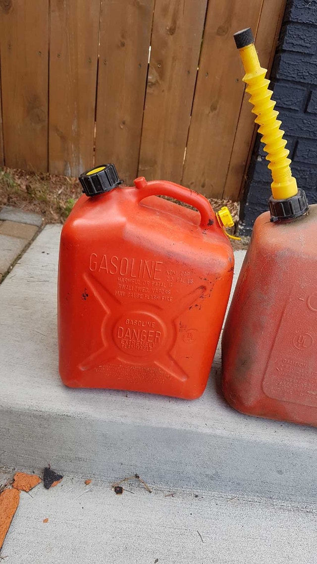 Jerry/ Gas Cans 9.5 Litre & 15 Litre - photo 5