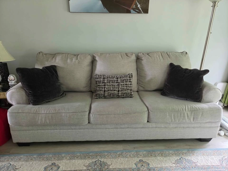 Ashley gray sofa - photo 2