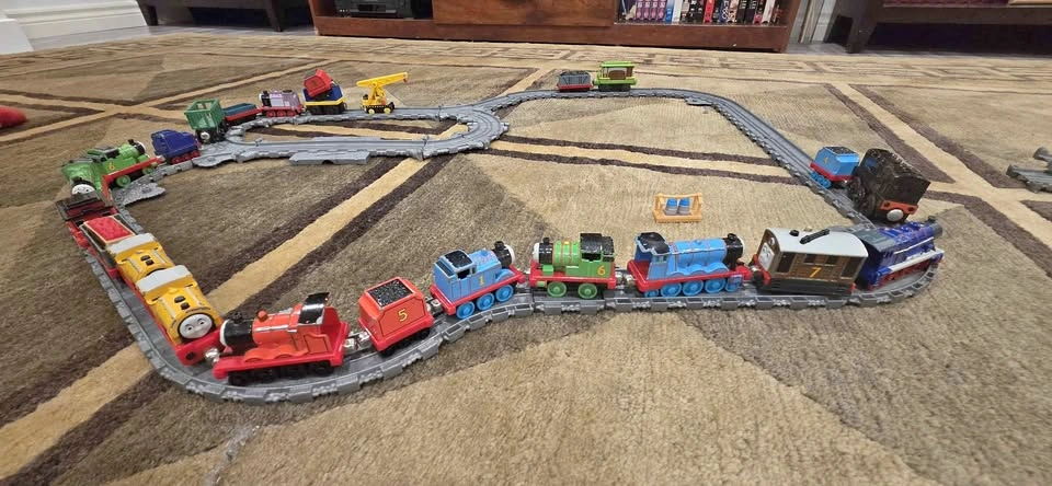 Metal/Wooden Thomas & Friends Train set and plastic track