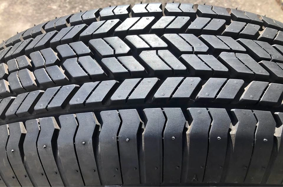 215/70/16 Yokohama Single All Season Tire
