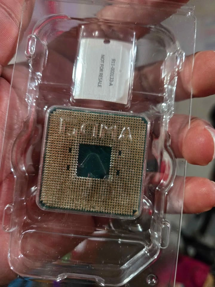 AMD Ryzen 7 3700x w/ cooler - photo 2