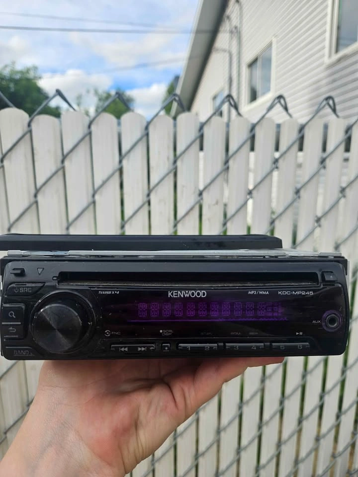Kenwood car stereo - photo 2