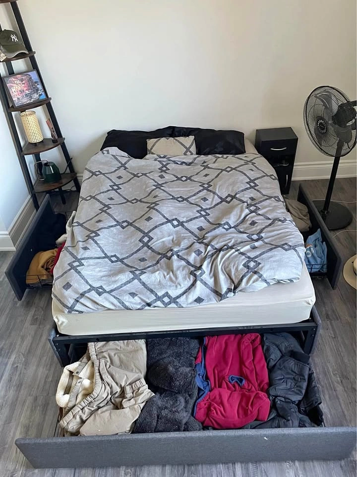 Storage Bed with 3 Drawers