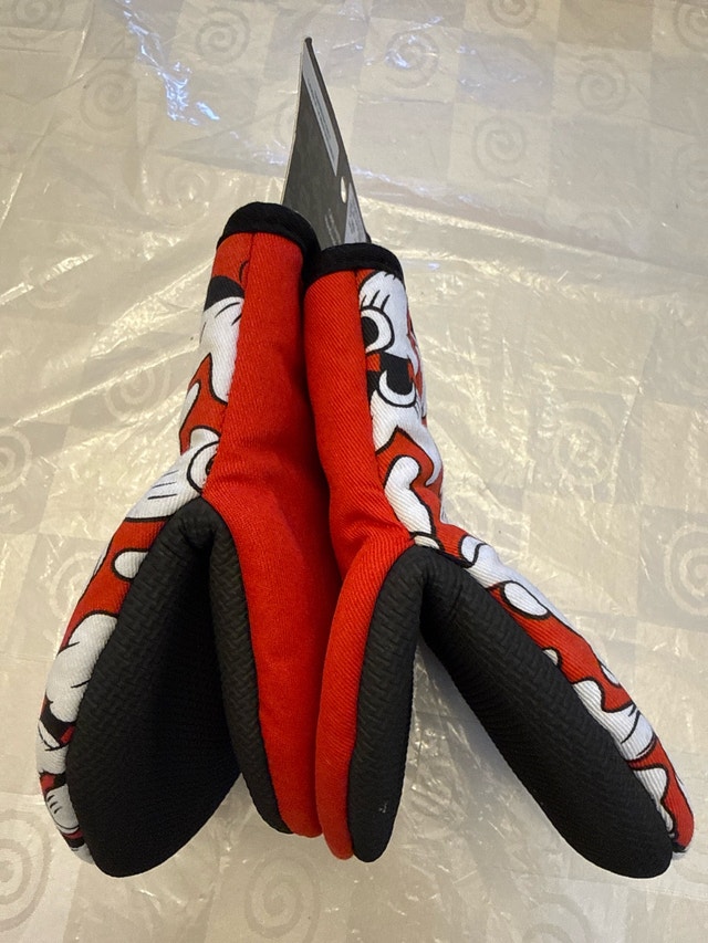 Disney Mickey Oven Mitts - photo 4