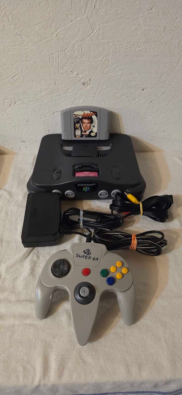 Nintendo N64 + Goldeneye 007