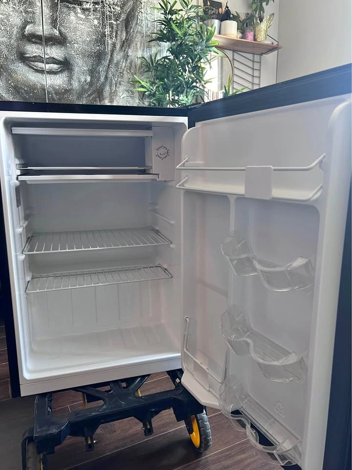 Hamilton Beach Mini Fridge