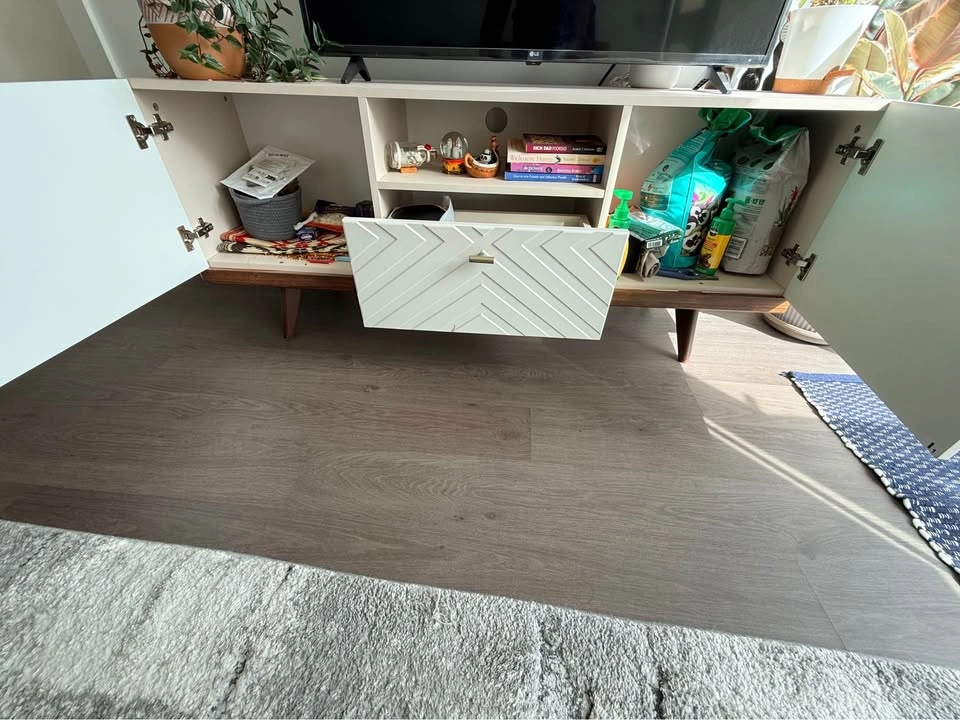 Mid-Century Modern White TV Stand - photo 5