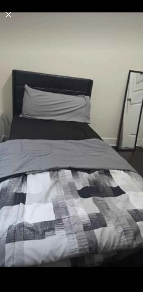 Student move-out sale: Bed, study table, fan, fridge, mirror - photo 2