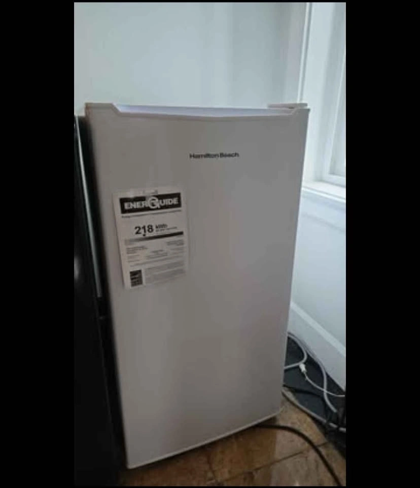 Student move-out sale: Bed, study table, fan, fridge, mirror - photo 4