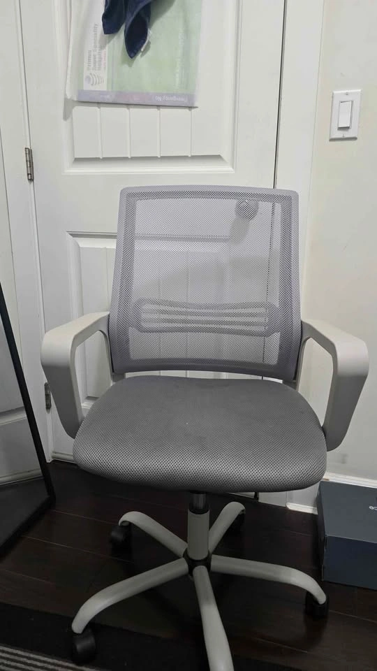 Student move-out sale: Bed, study table, fan, fridge, mirror - photo 5