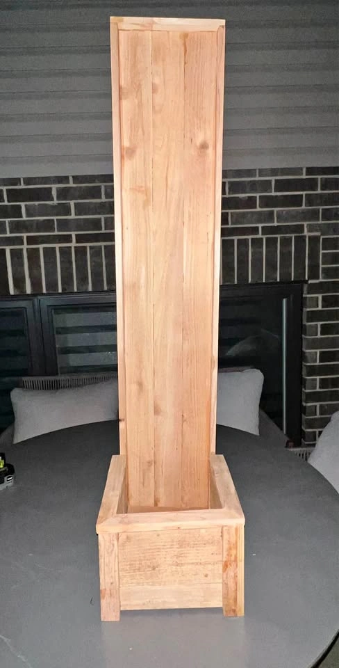 Hand Made Cedar Planter with Decorative Privacy screen