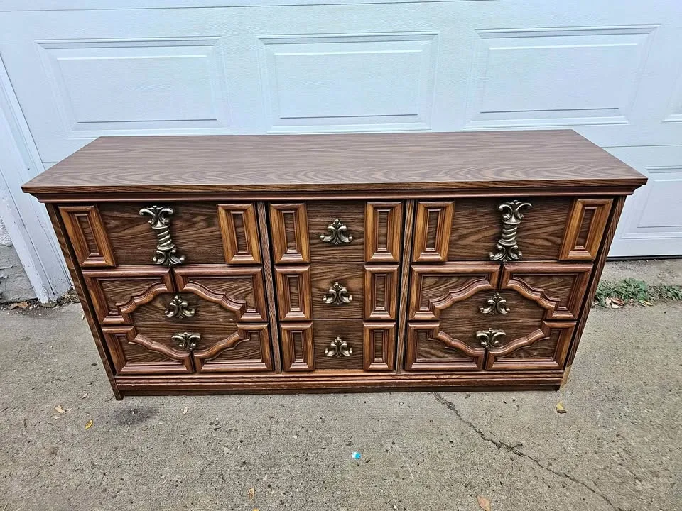 Solid DeFehr 9-Drawer Vintage Dresser – Made in Canada