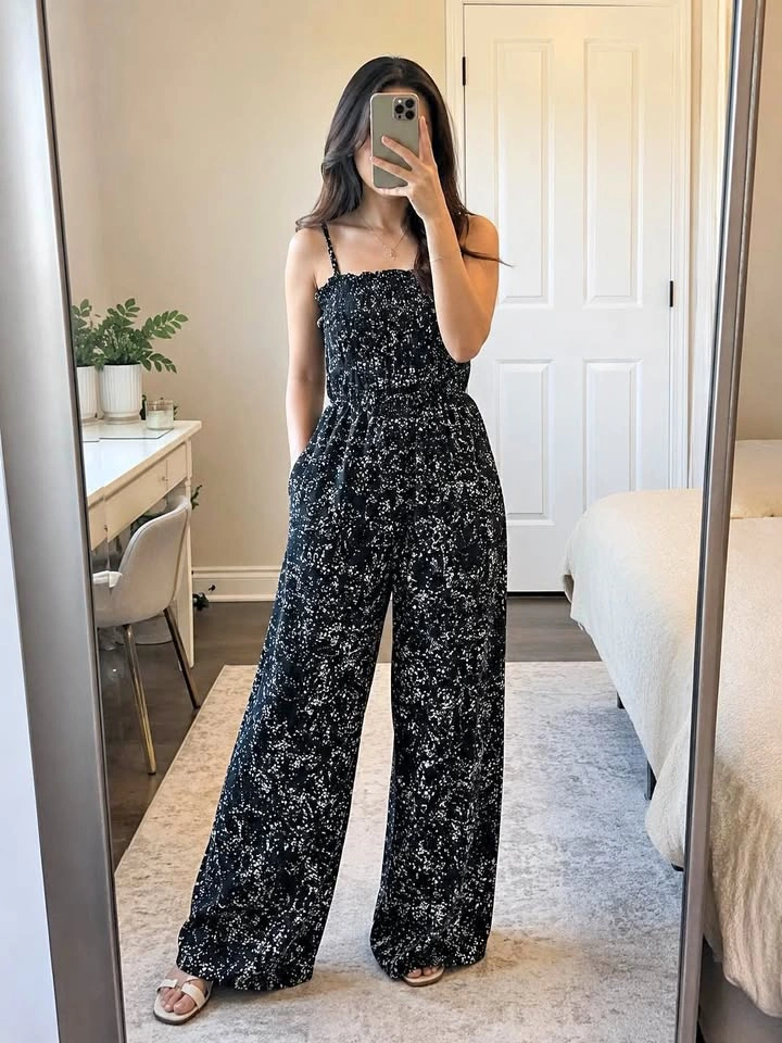 Jumpsuit for women - Summer - Size fits small/ medium elastic st