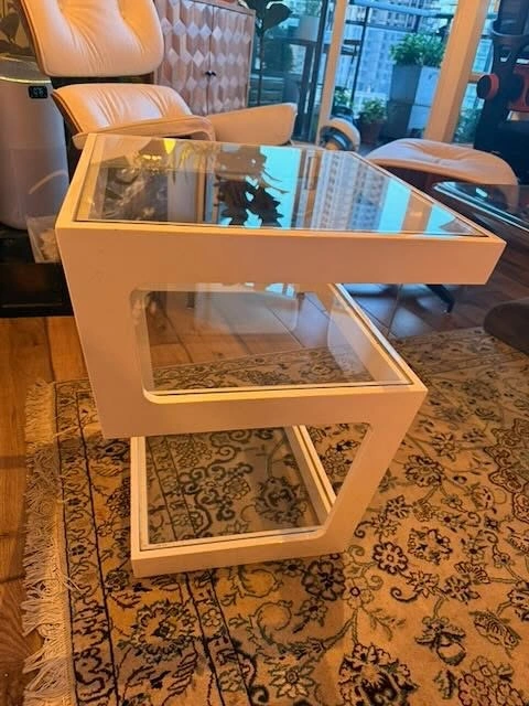 White Lacquer 3-Tier End Table with Glass Inserts - photo 2