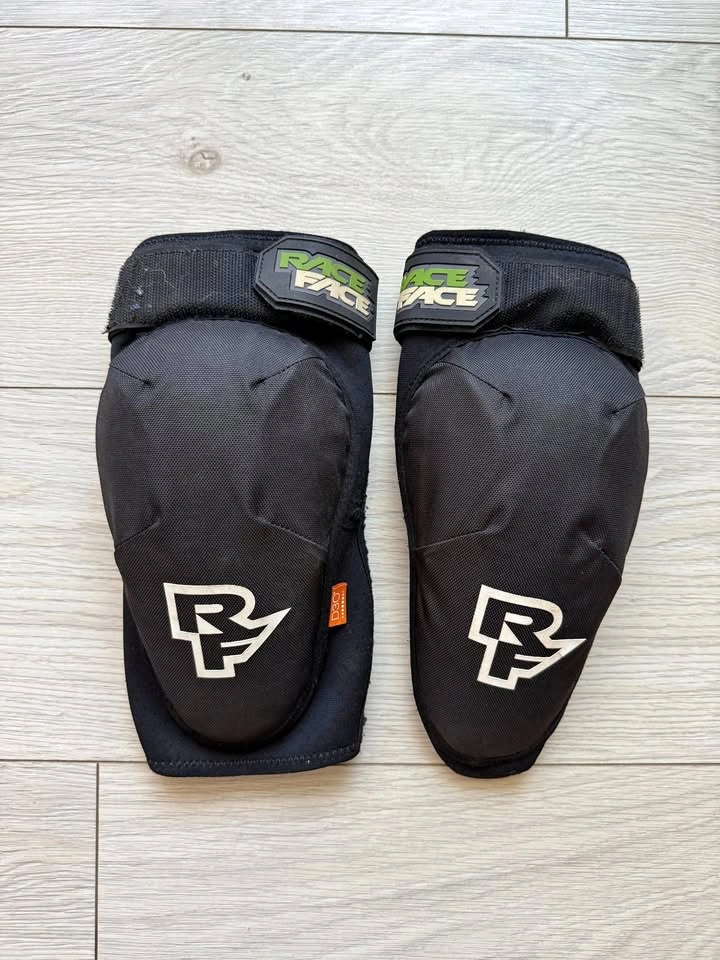 MTB Race Face Elbow Guard Pad D30